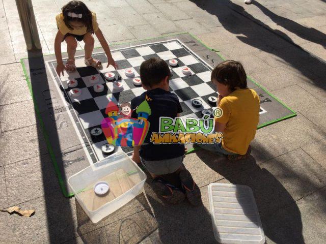 Juego de ajedrez gigante