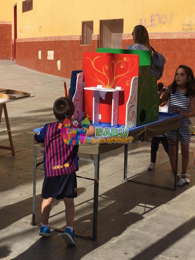 Pequeños jugando en la calle