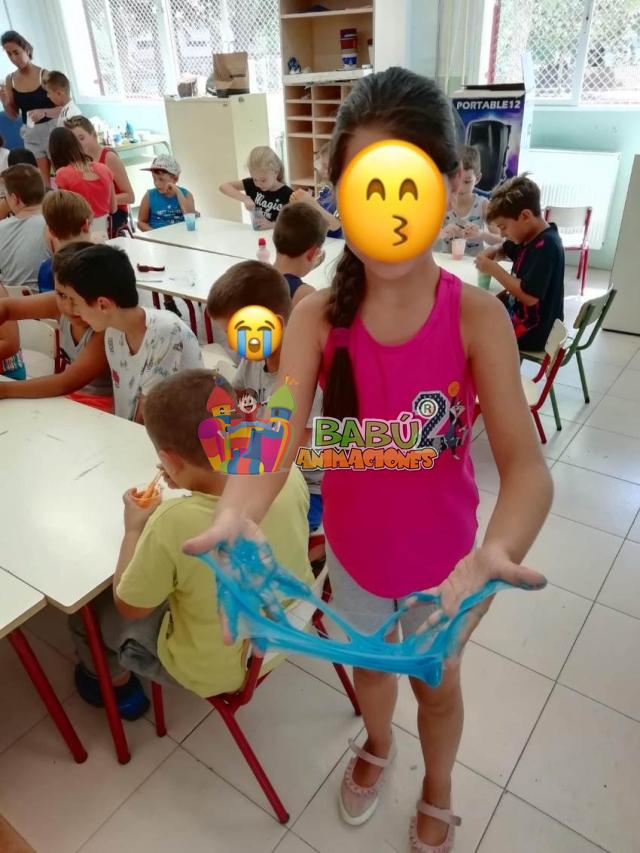 Talleres para niños con slime